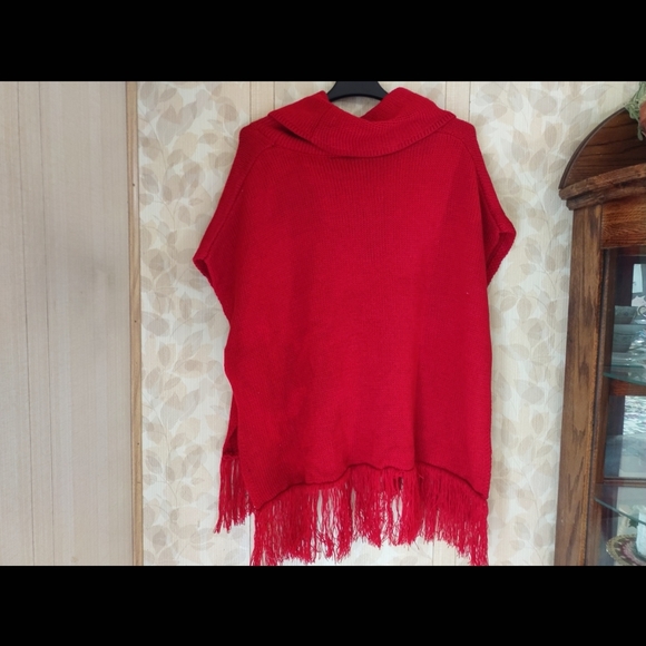 Original Antthony Button Side Fringe Chunky Cowl Neck Red Tight Knit Poncho - Picture 7 of 7